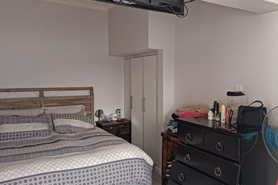 2 Bedroom Property for Sale in Zonnebloem Western Cape
